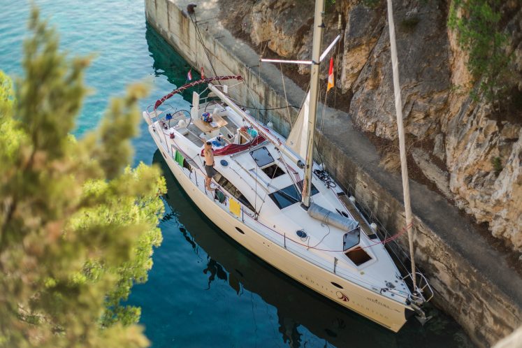 Стоянка, бывшее убежище для подлодок – Jazz yachting